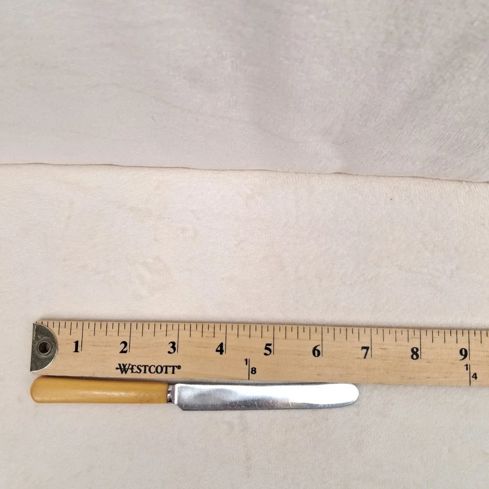 Vintage Sheffield Stainless Butter Knives Butterscotch Yellow Set of Five (1)